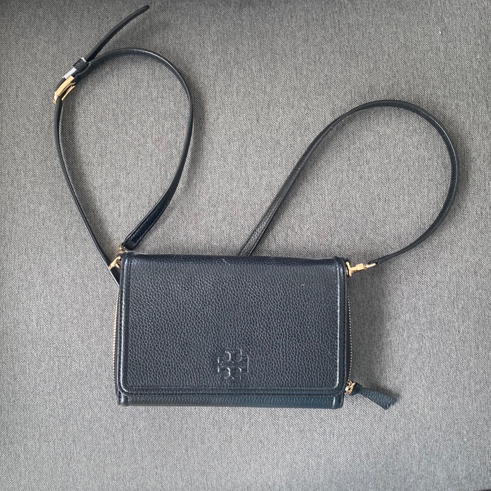 Tory Burch McGraw Flat Leather Wallet Crossbody black